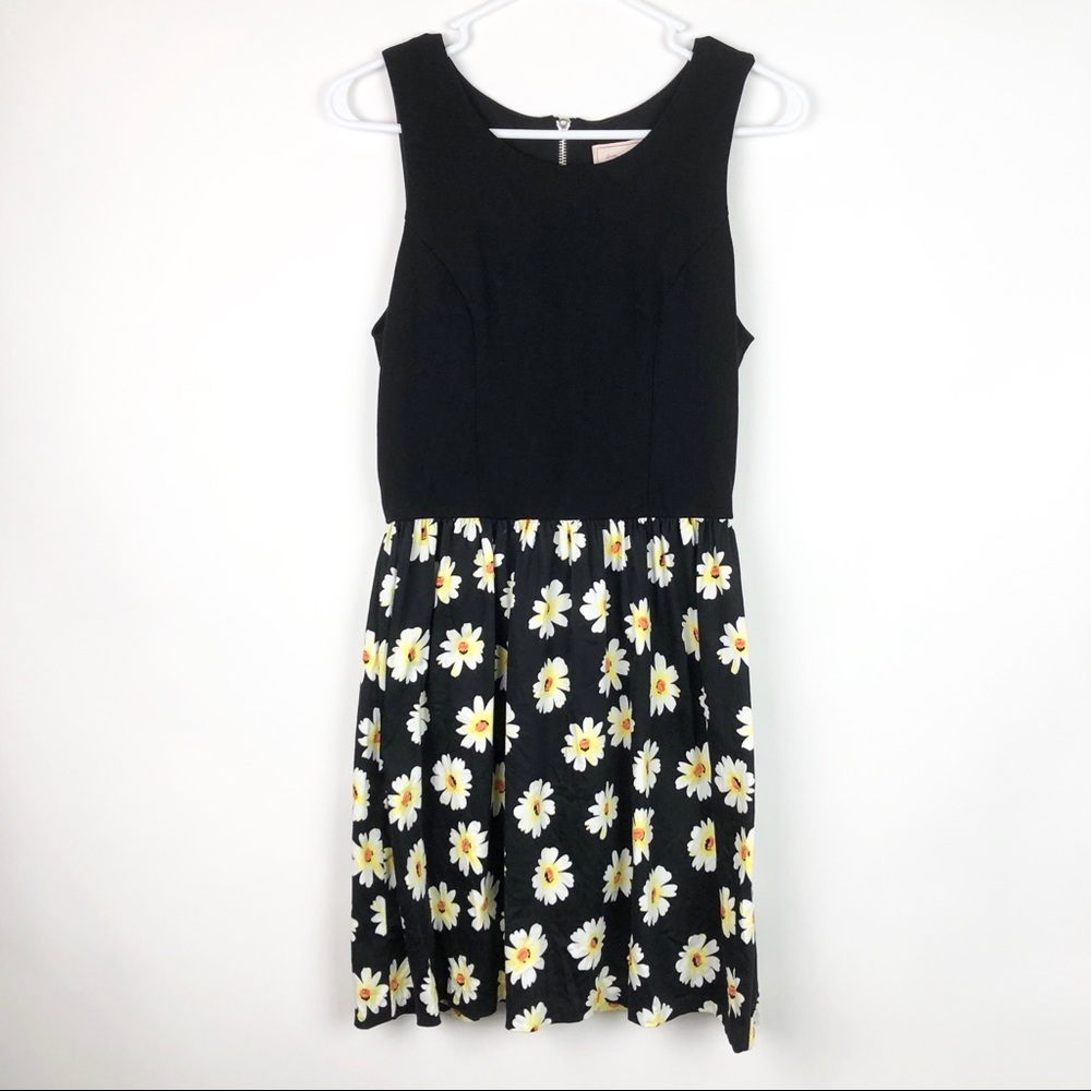 love...ady Sleeveless Daisy Print Dress